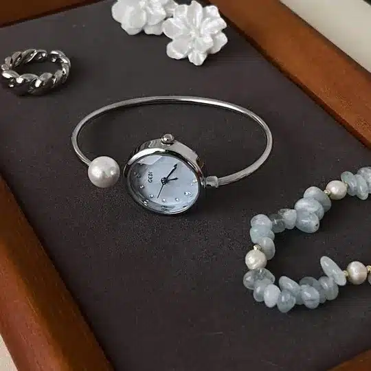 Elegant Pearl Bracelet Watch for Women