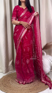 Banarasee Handwoven Crushed Tissue Saree With Lace-Multicolor